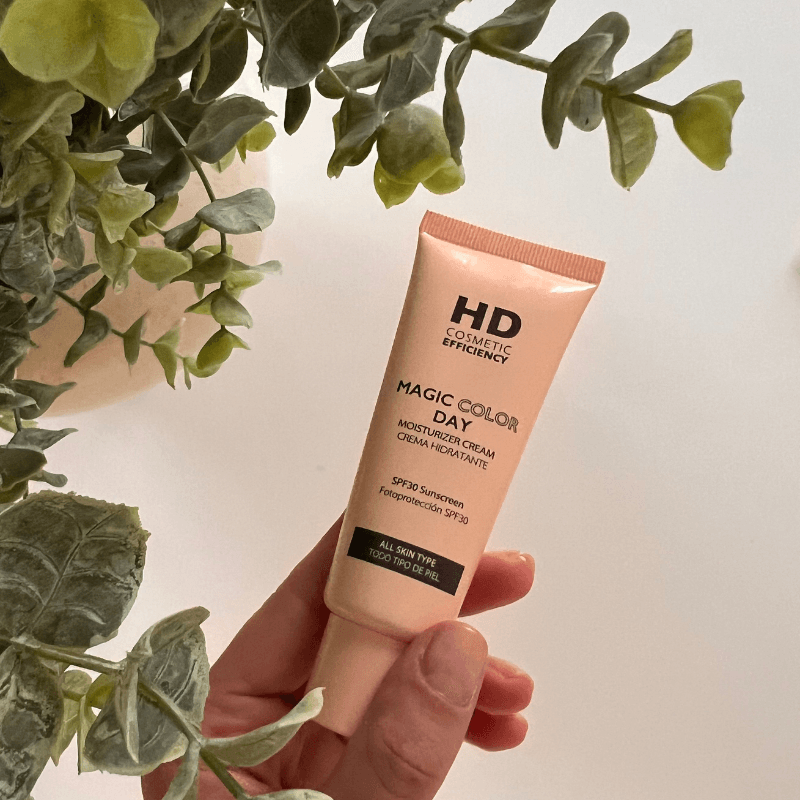 HD Cosmetic Efficiency Magic Color Day drėkinamasis veido kremas su spalva SPF 30, 40 ml